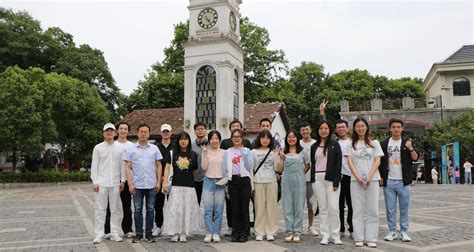 显示在PC浏览器中查找 草 莓 视 频 的 界 面 示 意 图